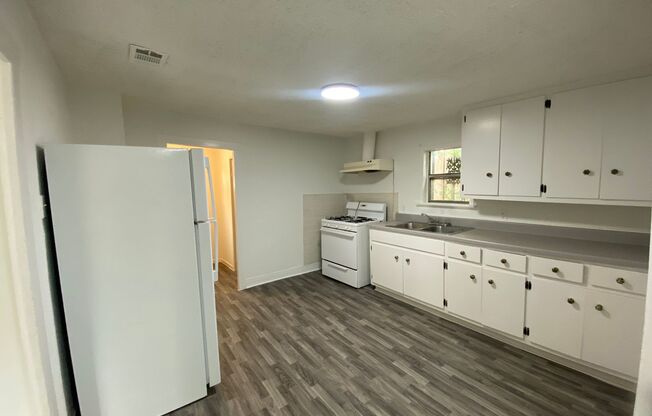 2 beds, 1 bath, $1,799