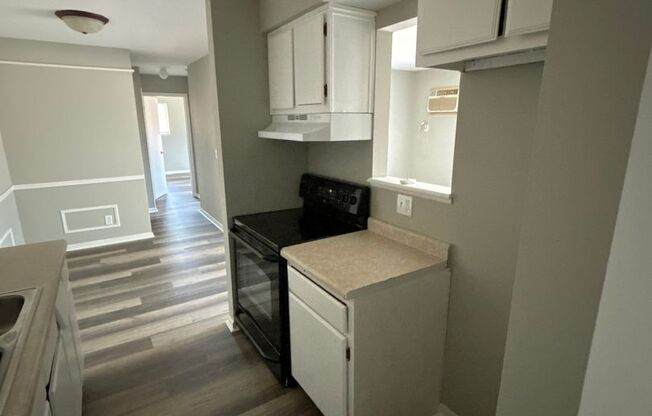 2 beds, 1 bath, 850 sqft, $900, Unit unit 8