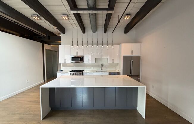 Prime Fort Point 1BR Condo – Steps from Seaport & South Boston w/ Garage Parking