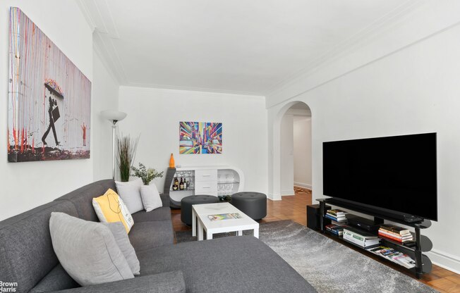 1 bed, 1.5 baths, 941 sqft, $8,500, Unit 9F