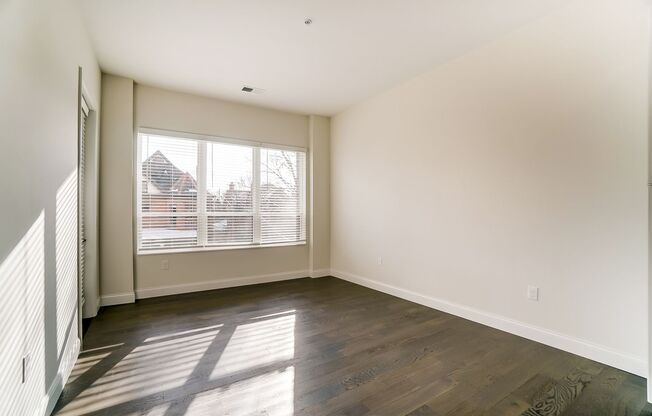 1 bed, 1 bath, 724 sqft, $1,540, Unit 216