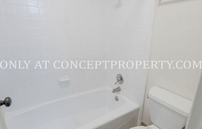 2 beds, 1 bath, 830 sqft, $1,399, Unit 7108 02