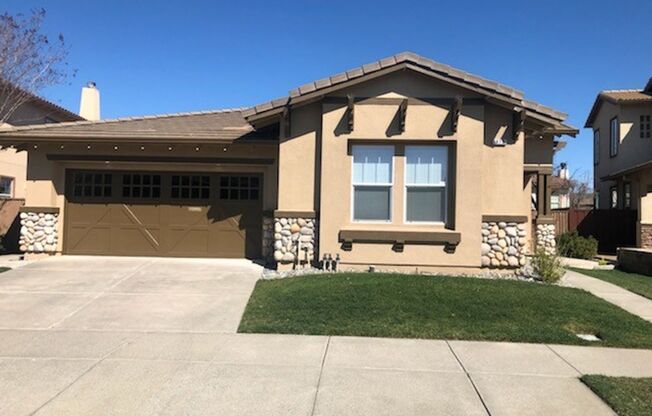 3 beds, 2 baths, $2,995