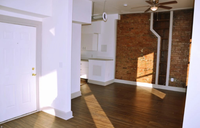 445 W MCMICKEN AVE
