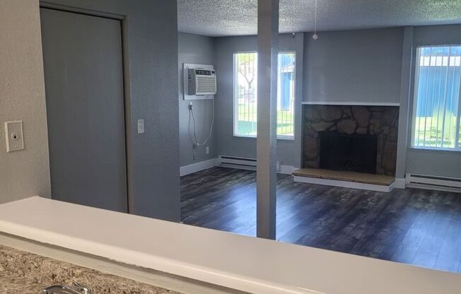 2 beds, 1 bath, 850 sqft, $1,575, Unit 1107 L6