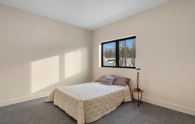 1 bed, 1 bath, 579 sqft, $1,350, Unit 13