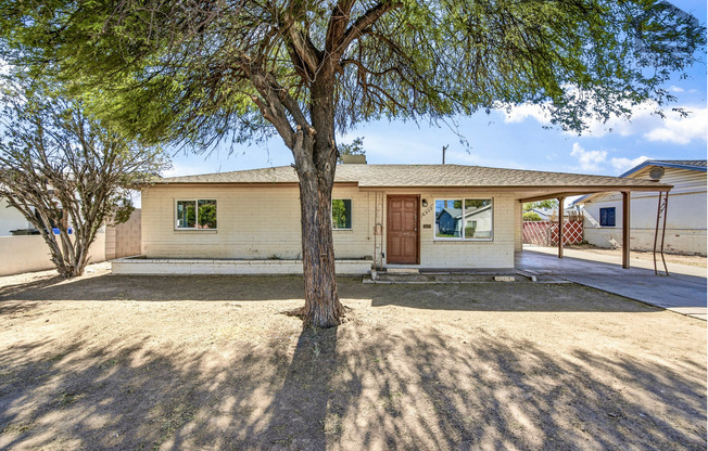 4Bed/2Bath House at Glendale Ave/19th Ave! Ready for Immediate Move-In! – RV GATE! NO HOA!