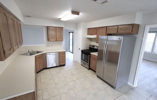 3 beds, 2 baths, $1,895