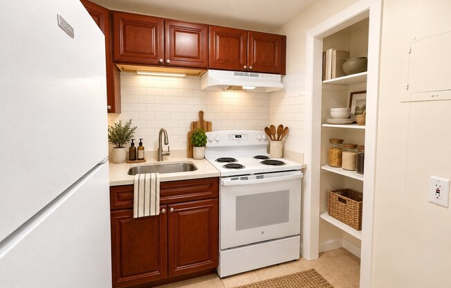 2 beds, 1 bath, 799 sqft, $2,400, Unit L2