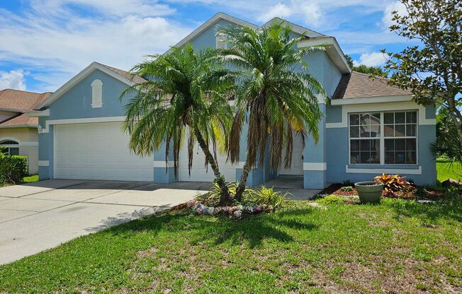 GORGEOUS 4 Bedroom, 2 Bath home with a 3 CAR GARAGE available for rent immediately in a GOLF COURSE COMMUNITY!