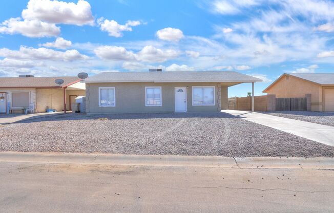 3 Bedroom House with large yard Arizona City
