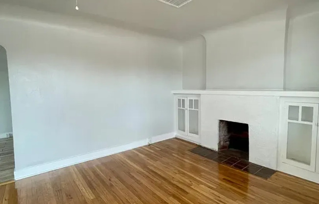 Tastefully remodeled duplex unit in Central El Paso!
