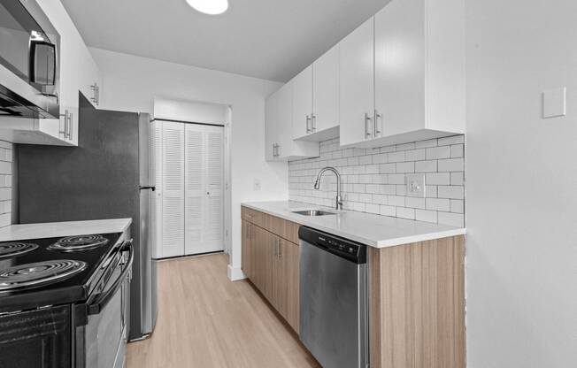 Renovated One & Two Bedroom Apartments for Rent in the Heart of Auburn Hills, MI!