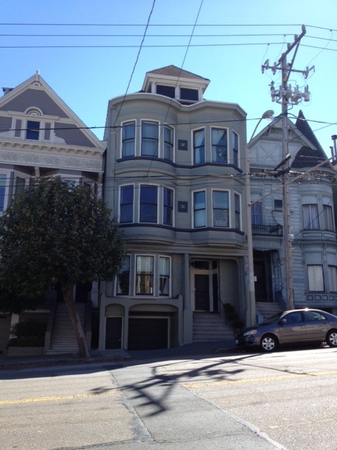 Epic REA - Lovely 3 BR/ 2 BA Victorian Condo w/1 Parking