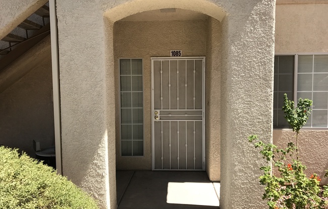 FANTASTIC GATED CONDO IN NW  WITH DETACHED GARAGE