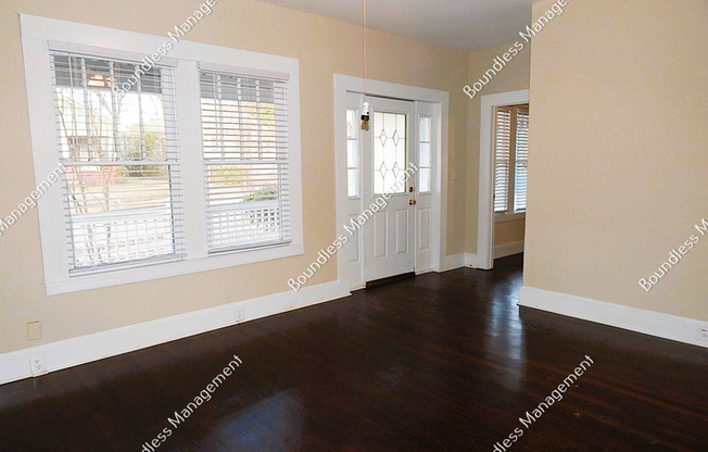 1776 LYLE AVE