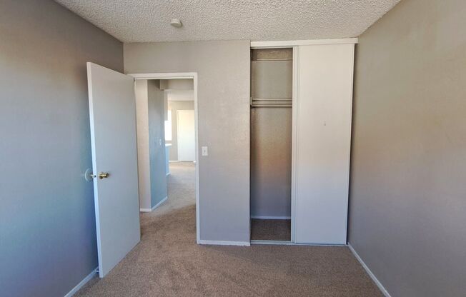 2 beds, 1 bath, 730 sqft, $1,400, Unit D