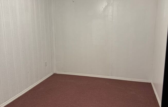 1 bed, 1 bath, $700, Unit Apt. 6