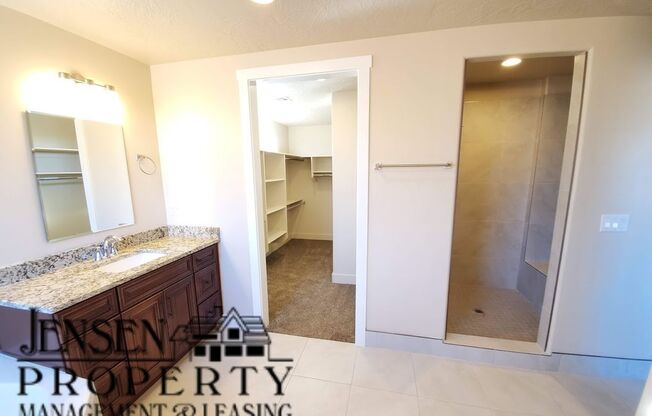 3 beds, 2.5 baths, 1,767 sqft, $1,925, Unit 309