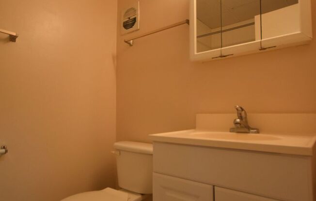 2 beds, 2 baths, 884 sqft, $1,495, Unit A-34