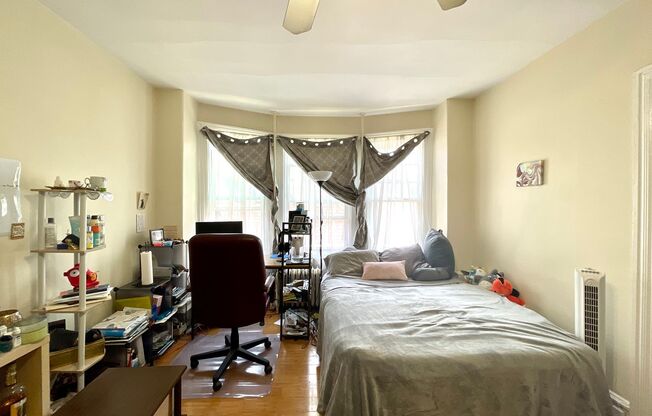 Studio, 1 bath, 500 sqft, $1,050, Unit 15