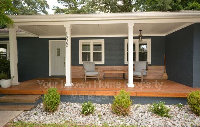 1222 CRESTWOOD DR SE
