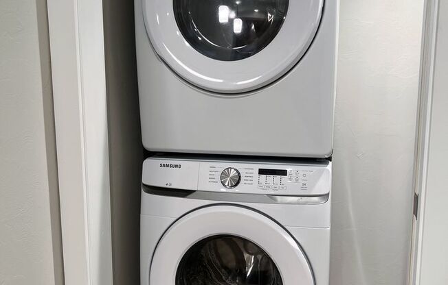 2 beds, 2 baths, 1,012 sqft, $2,450, Unit One11 516