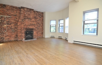 2 beds, 1 bath, 970 sqft, $4,075, Unit 63-6