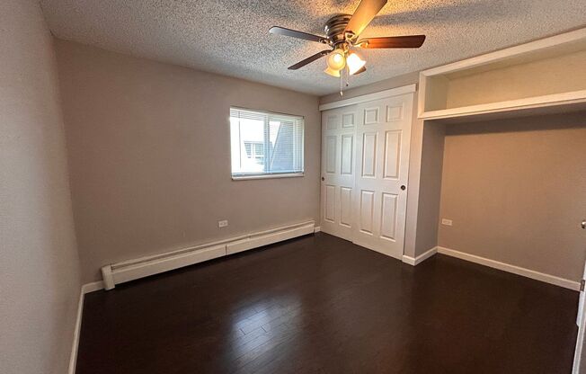 2 beds, 1.5 baths, $1,400