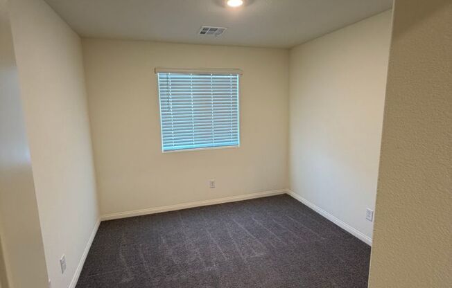 Must See Townhome in Henderson!