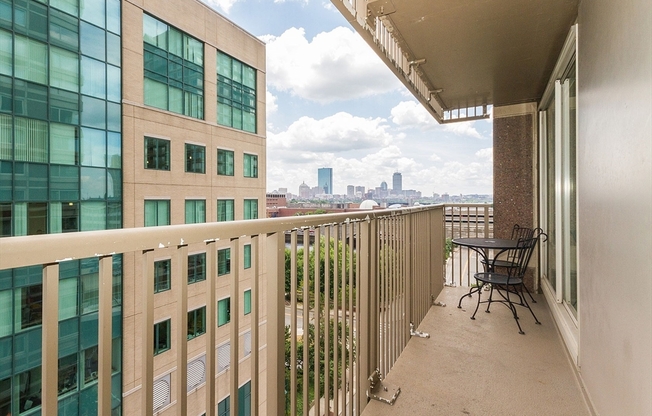 2 beds, 2 baths, 1,100 sqft, $4,000, Unit 921