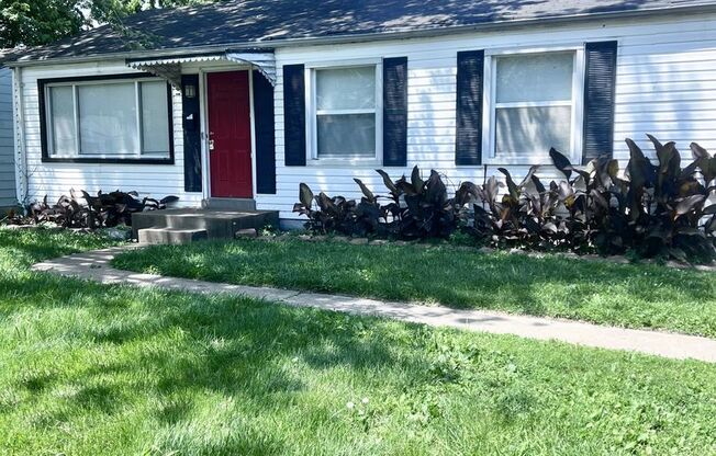 Adorable 3 bed 1 bath home in Bellefontaine Neighbors