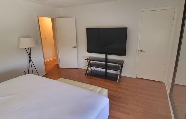 2 beds, 1.5 baths, $1,900