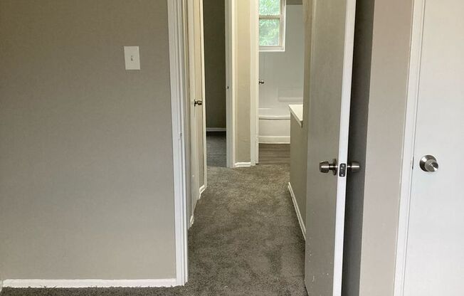 3 beds, 1 bath, 1,400 sqft, $1,620, Unit 1481-10