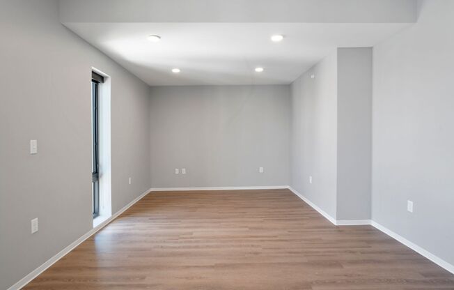 1 bed, 1 bath, 635 sqft, $1,375, Unit 1409