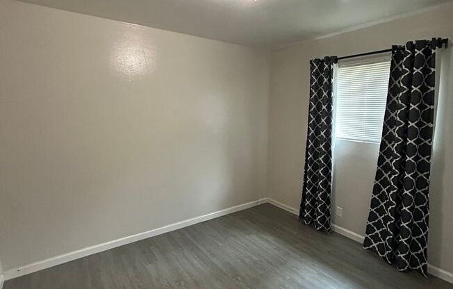 1 bed, 1 bath, $1,600, Unit 9244 Macarthur Blvd #6