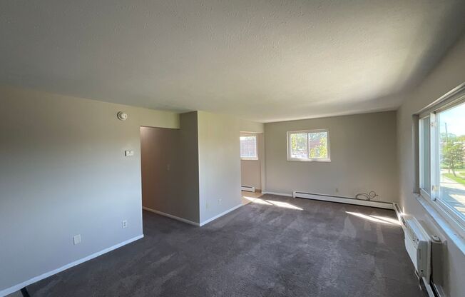 2 beds, 1 bath, $1,150, Unit Unit 06