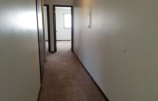 2 beds, 1 bath, $750, Unit 9