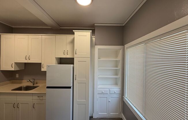 381 Oakland Ave