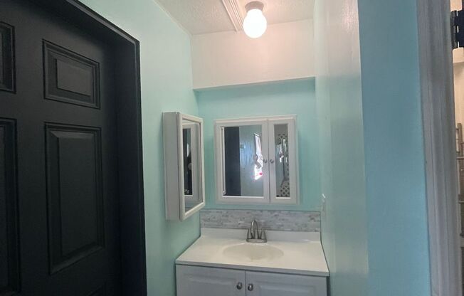 1 bed, 1 bath, $1,300