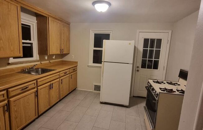 Spacious Newly Renovated 3BD 1 1/2BA House