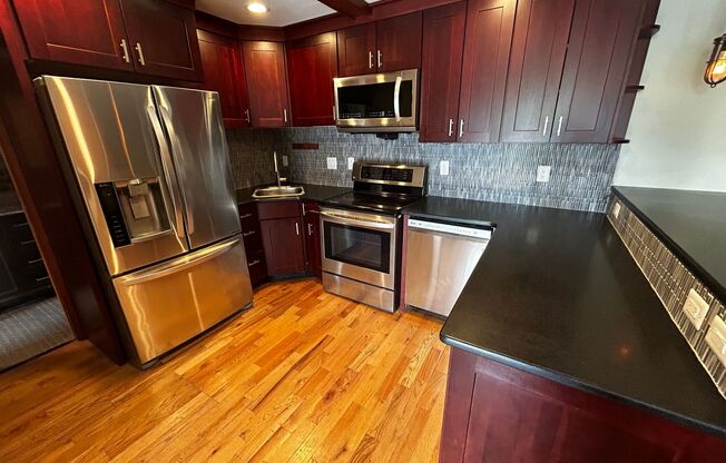 1 bed, 1 bath, 500 sqft, $2,300, Unit 30