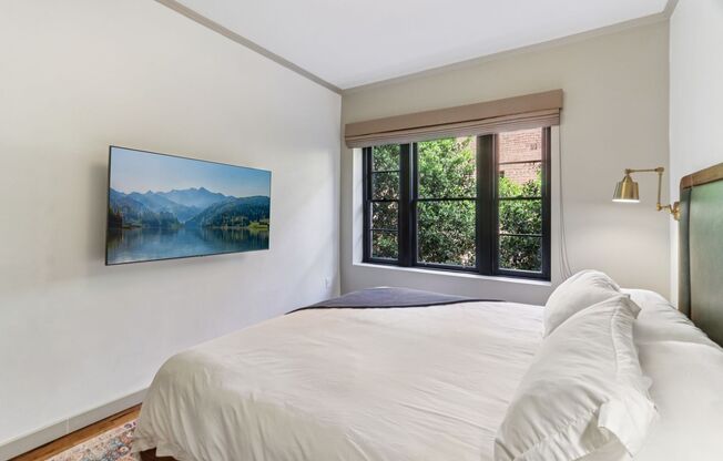 1 bed, 1 bath, 707 sqft, $2,700, Unit 401