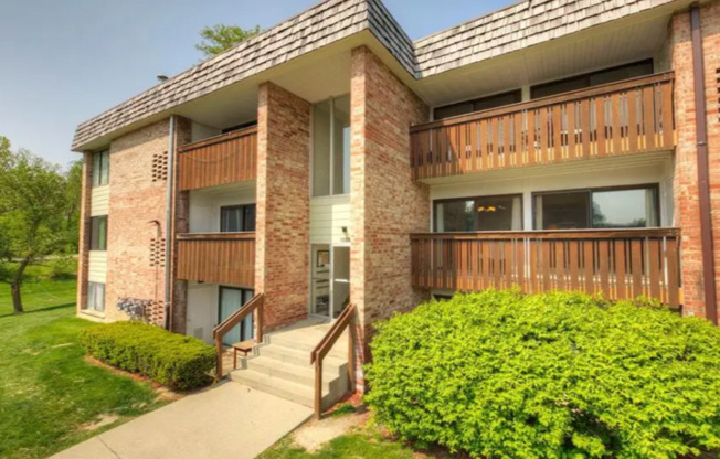 Spacious Two Bedroom, Two Bath Condo in Summit View!