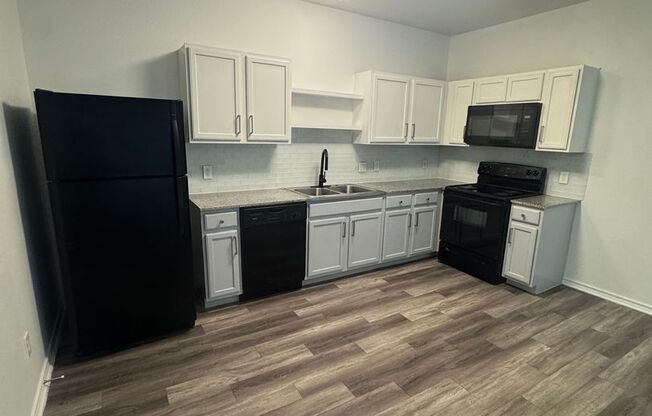 Studio, 1 bath, 573 sqft, $979, Unit 7H-323