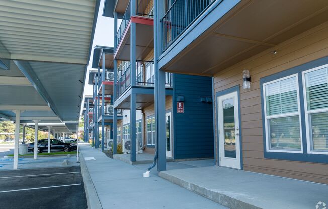 Studio, 1 bath, 752 sqft, $1,295, Unit B306