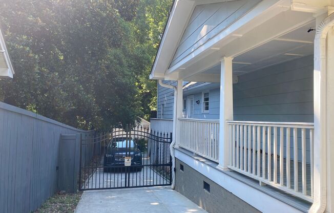 Spacious charmer in the heart of Dilworth – Walk to Everything!