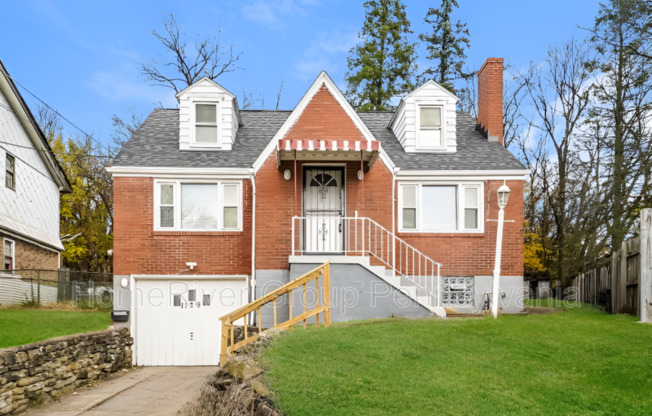 1129 PEARL ST