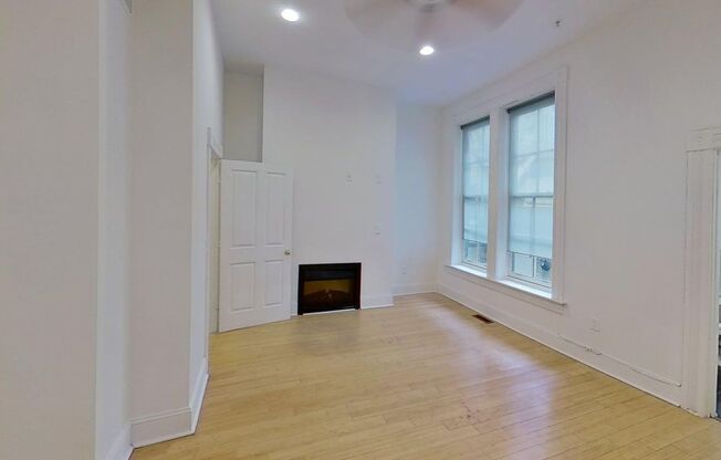 3 beds, 3 baths, 1,800 sqft, $2,399, Unit 16
