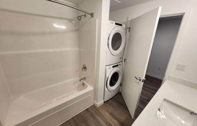 1 bed, 1 bath, 385 sqft, $1,695, Unit 504